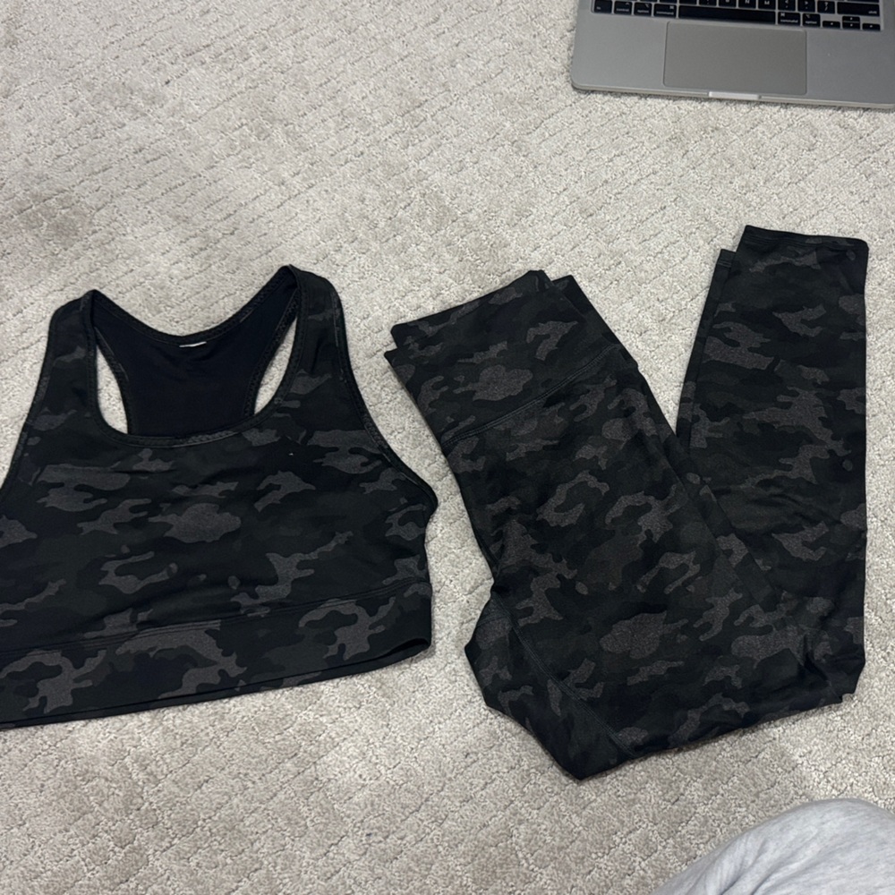 Fabletics Dark Camo set